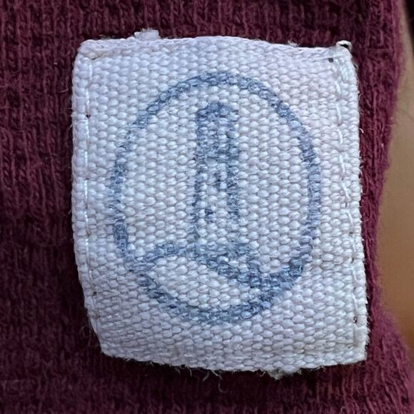 LANDS END SCHOOL UNIFORM BURGUNDY MAROON LONG SLEEVE THERMAL WAFFLE CREWNECK M - Picture 5 of 6